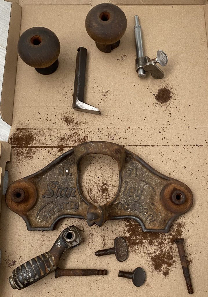 Rusty Stanley 71 router plane dismantled